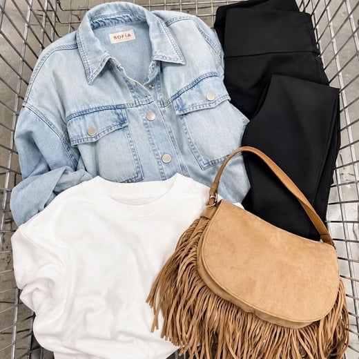 Photo from @highheelsandcartwheels handle, with 3 products.