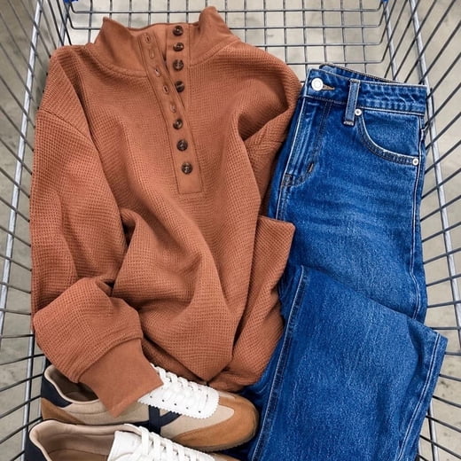 Photo from @highheelsandcartwheels handle, with 2 products.