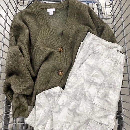 Photo from @highheelsandcartwheels handle, with 2 products.