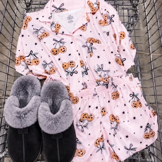 Photo from @highheelsandcartwheels handle, with 2 products.