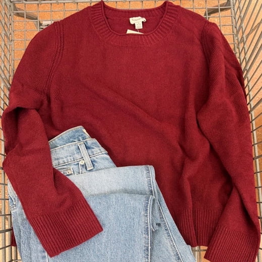 Photo from @highheelsandcartwheels handle, with 2 products.